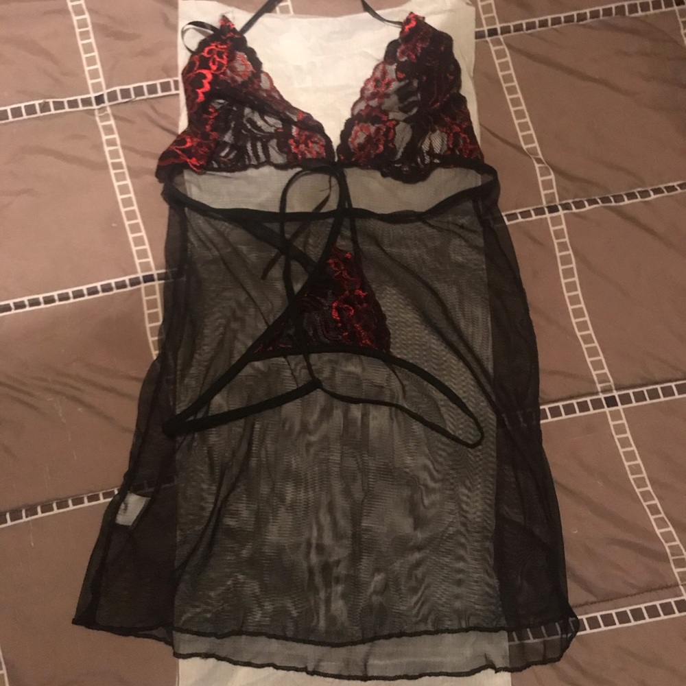 Lingerie - Picture 2 of 2